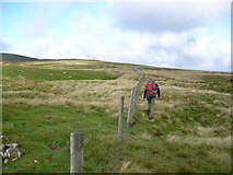 NY8124 : Approaching the plateau of Mickle Fell by Phil Catterall